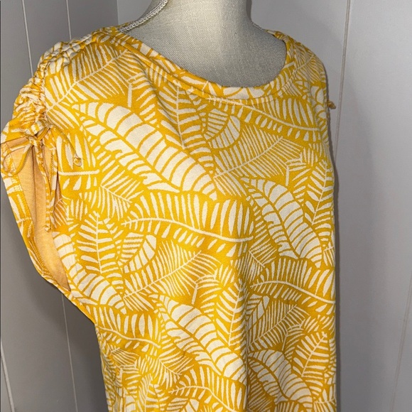 Liz Claiborne Yellow and White Leaf Print Blouse - Picture 2 of 4